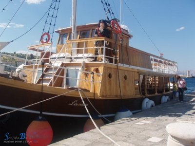 Brod Leonora jednom tjedno u Senju