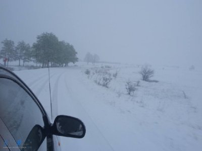 Snijeg pada mjestimice u Lici i na autocsti A1
