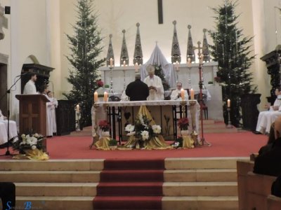 Biskup Bogović predvodio misu polnoćku u Senju 
