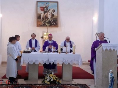 Križić blagoslovio obnovljenu crkvu u Jezeranama