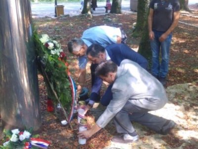 Marijan Kustić s braniteljima položio vijenac na spomenik Josipu Joviću, prvom hrvatskom poginulom redarstveniku u Domovinskom ratu