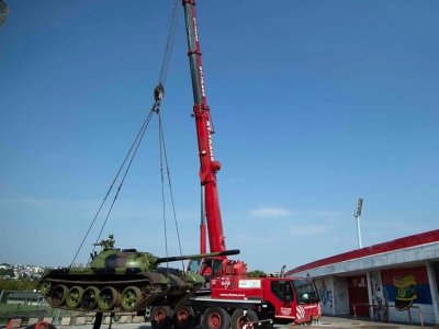Srbijanci provociraju: Usred Beograda postavljen tenk iz Vukovara