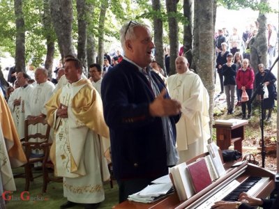 Zahvala Špiki na 25 godina vođenja zborova u svetištu MB Krasnarske