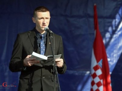 Penava: Netko si je našao da stavi mučene logoraše na stranu i da krene Ustav čitati od kraja