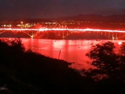 Spektakularna bakljada Armade na Krčkom mostu u čast braniteljima i Oluji