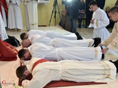 Križić zaredio tri đakona i jednog svećenika