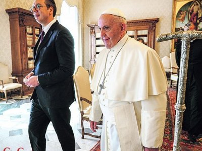 Papa Franja gine za Srbijom