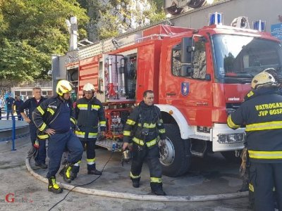 Gospićki vatrogasci preuzimanju novo vatrogasno vozilo povodom Dana vatrogastva i Dana Svetog Florijana