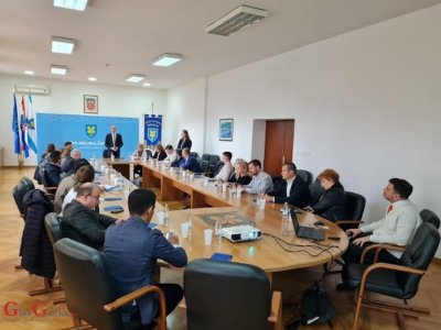 Gospodarski savjetnici i predstavnici stranih trgovinskih ureda akreditiranih pri stranim diplomatskim misijama u posjetu Ličko-senjskoj županiji