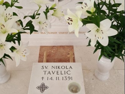 Postavljena spomen ploča sv. Nikole Tavelića na Udbini