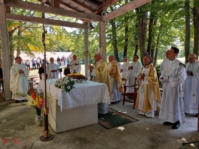 Nadbiskup Devčić predvodio slavlje Male Gospe na Krasnu